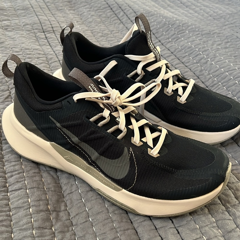 Nike Juniper Trail 2 size men’s 9.5 women’s 11 NWOB
